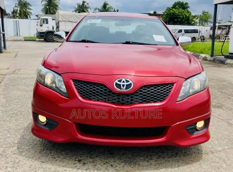 Toyota Camry SE 4dr Sedan (2.5L 4cyl 6A) 2011 Red
