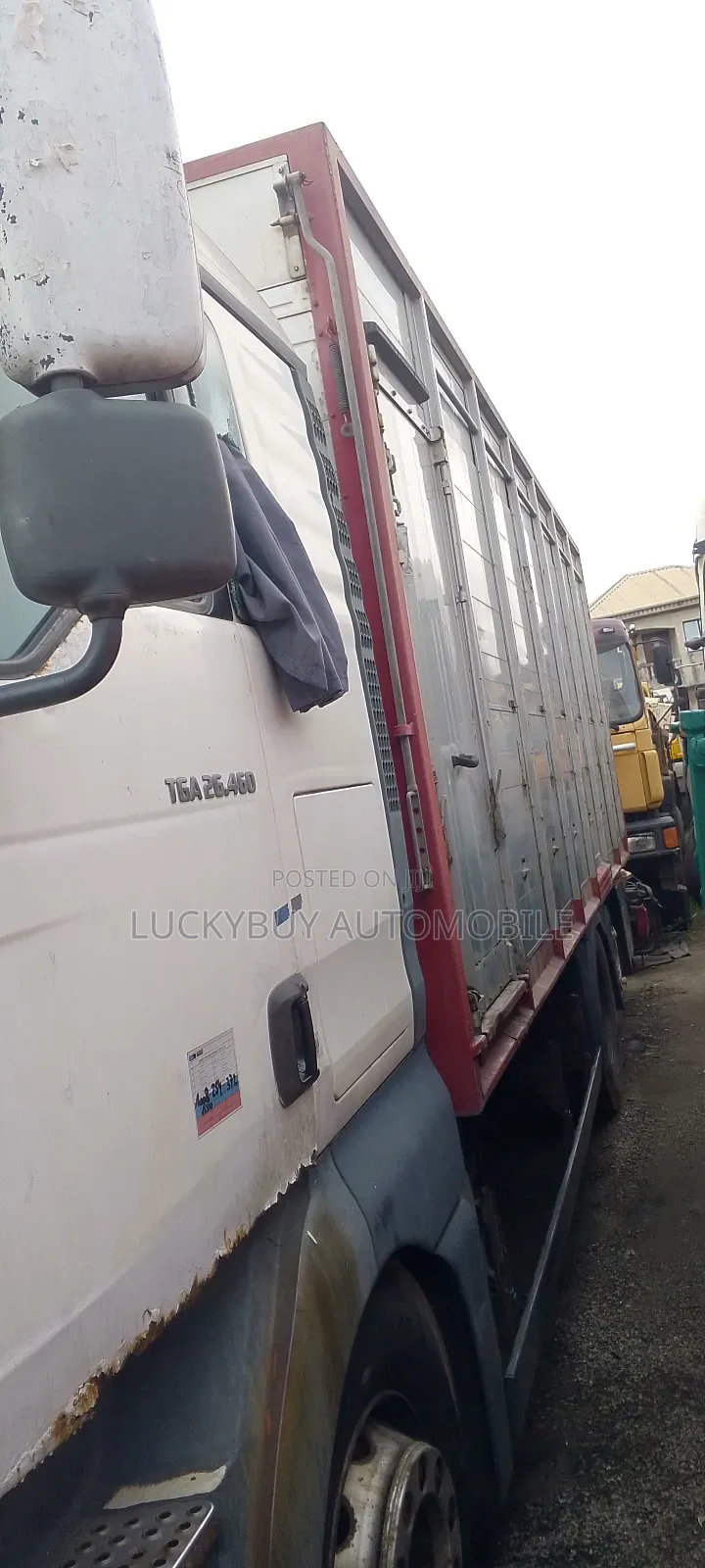 Man Tga 8 Tyres Container Body