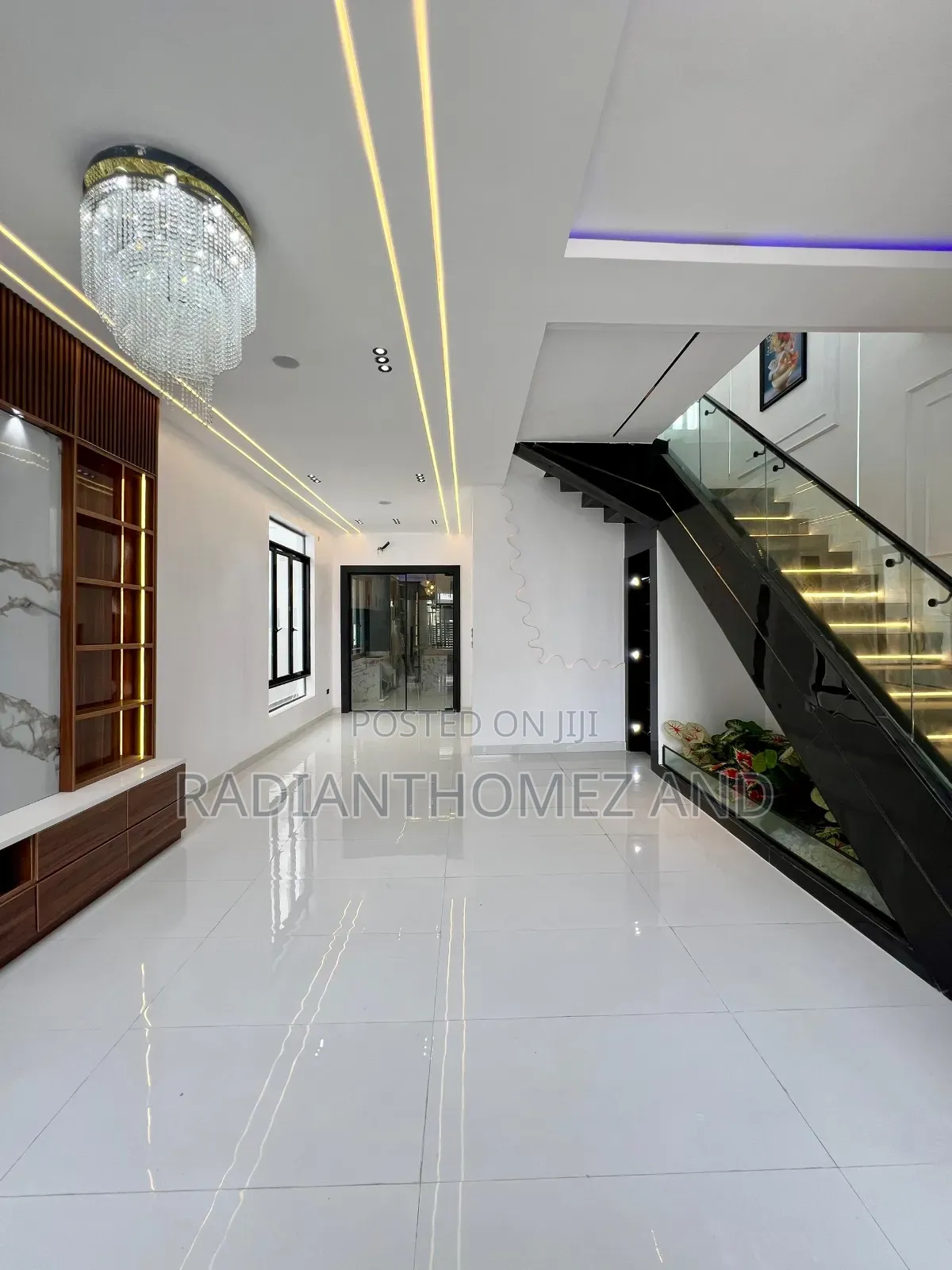 Furnished 4bdrm Mansion in Lekki for sale