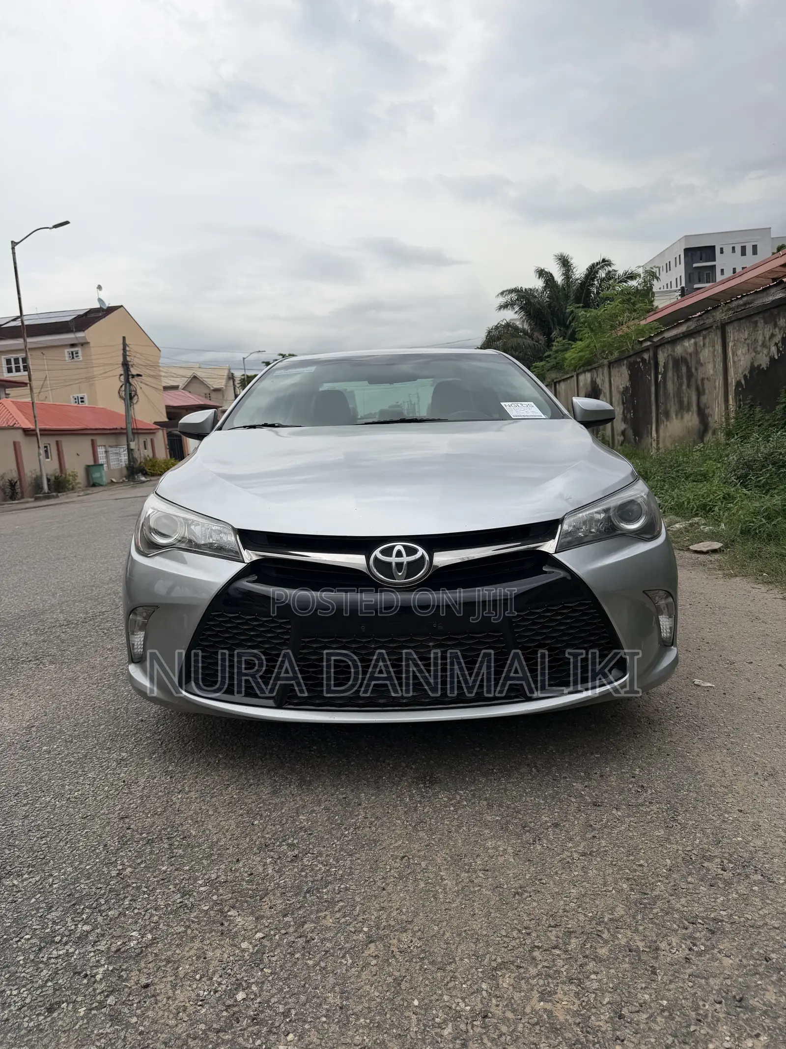 Toyota Camry SE 4dr Sedan (2.5L 4cyl 6A) 2017 Silver
