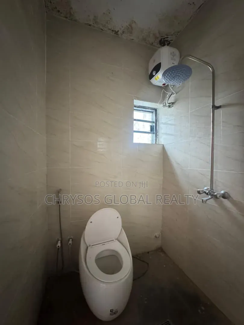2bdrm Block of Flats in Kolapo Ishola Gra for rent