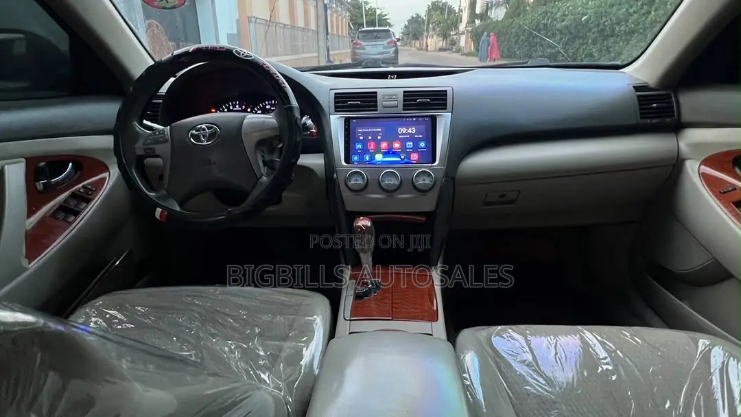 Toyota Camry 2010 Gold
