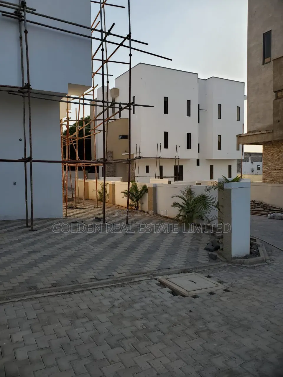 5bdrm Duplex in Asokoro for sale