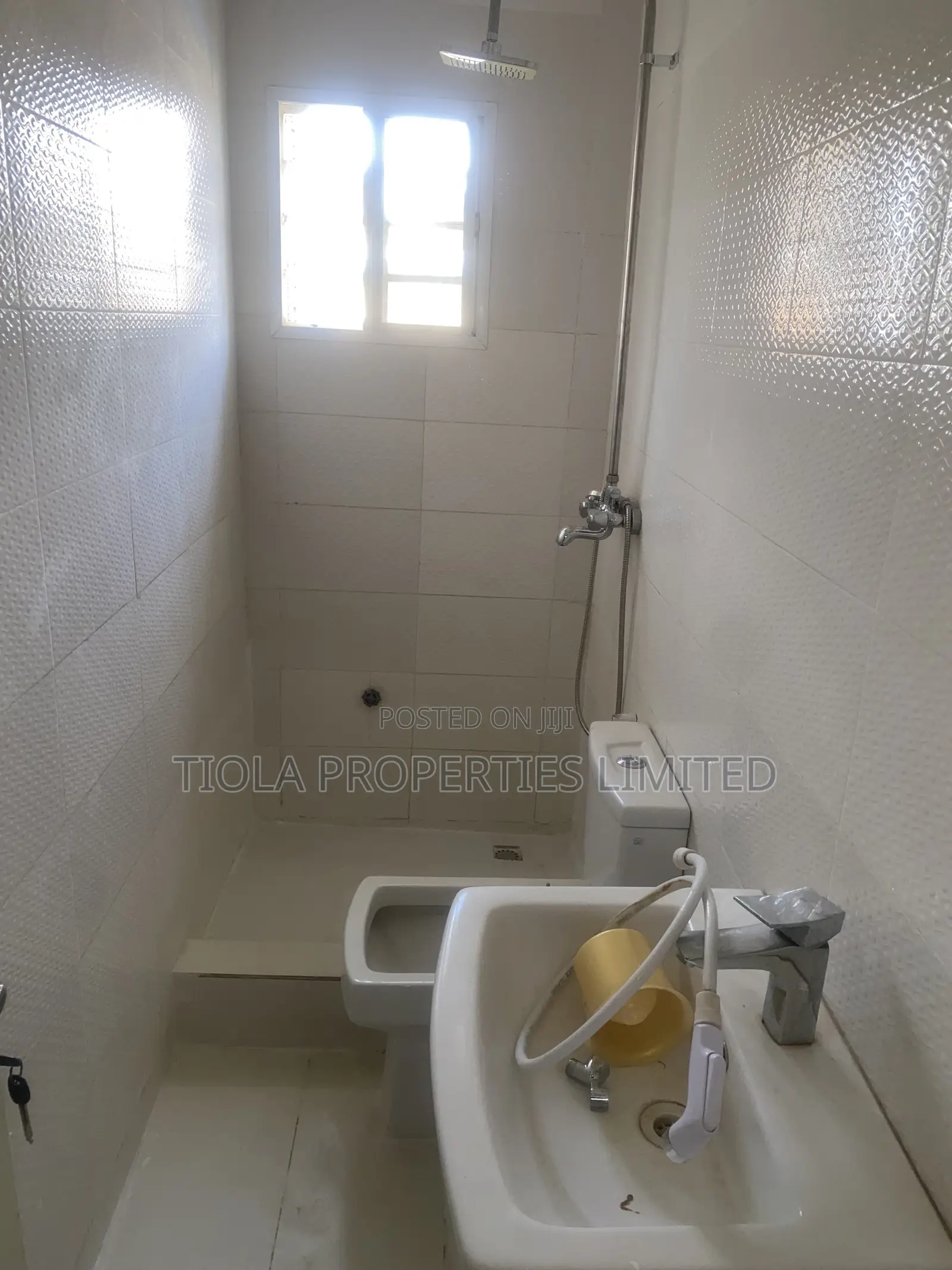 6bdrm Duplex in Fortress Estate, Sabon Lugbe for rent