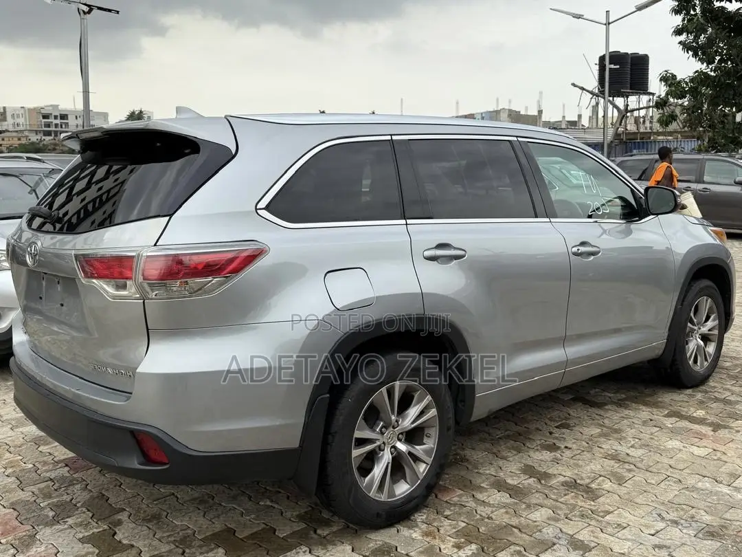 Toyota Highlander 2015 Silver