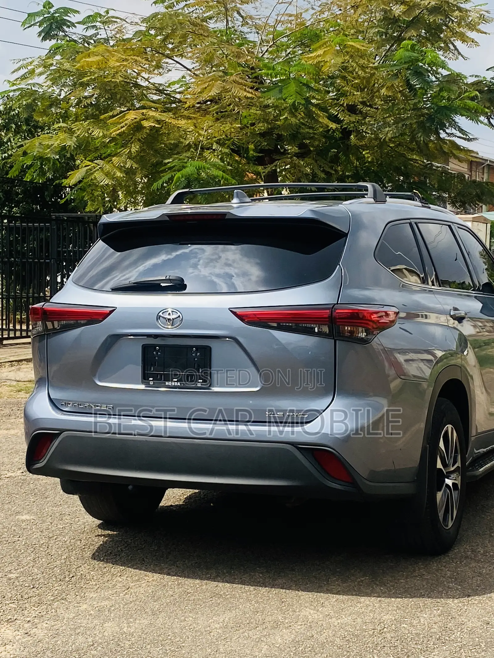 Toyota Highlander XLE 2021 Blue