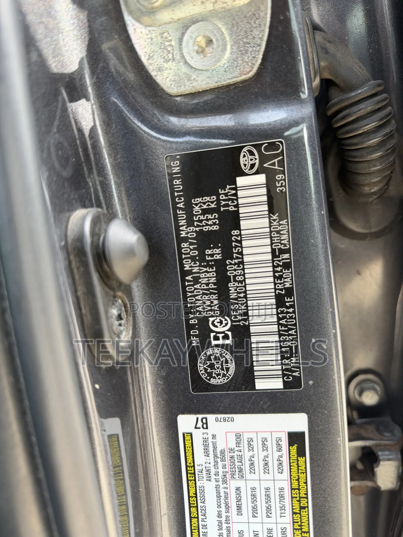 Toyota Matrix Hatchback FWD (1.8L 4cyl 5M) 2010 Gray