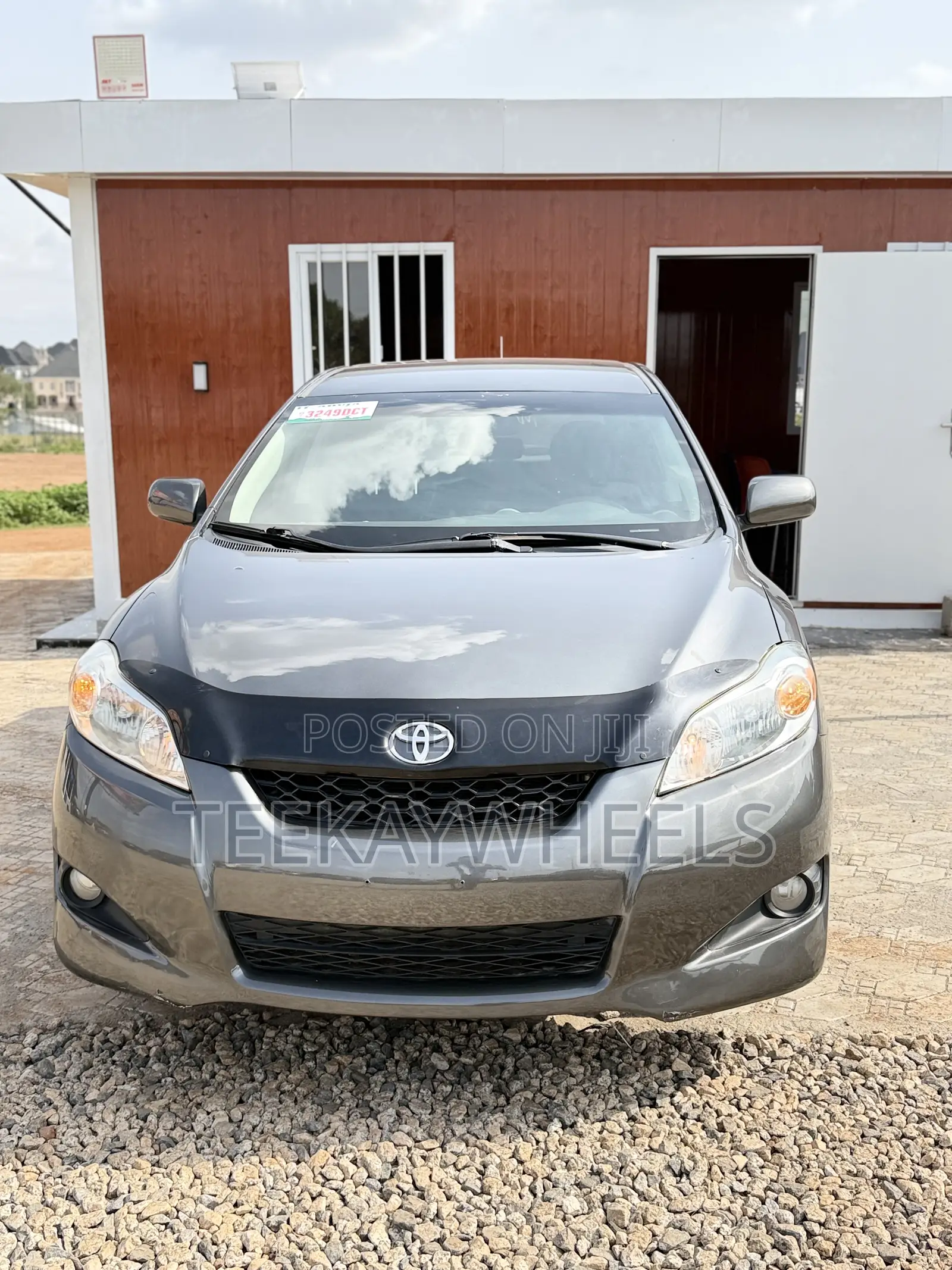 Toyota Matrix Hatchback FWD (1.8L 4cyl 5M) 2010 Gray
