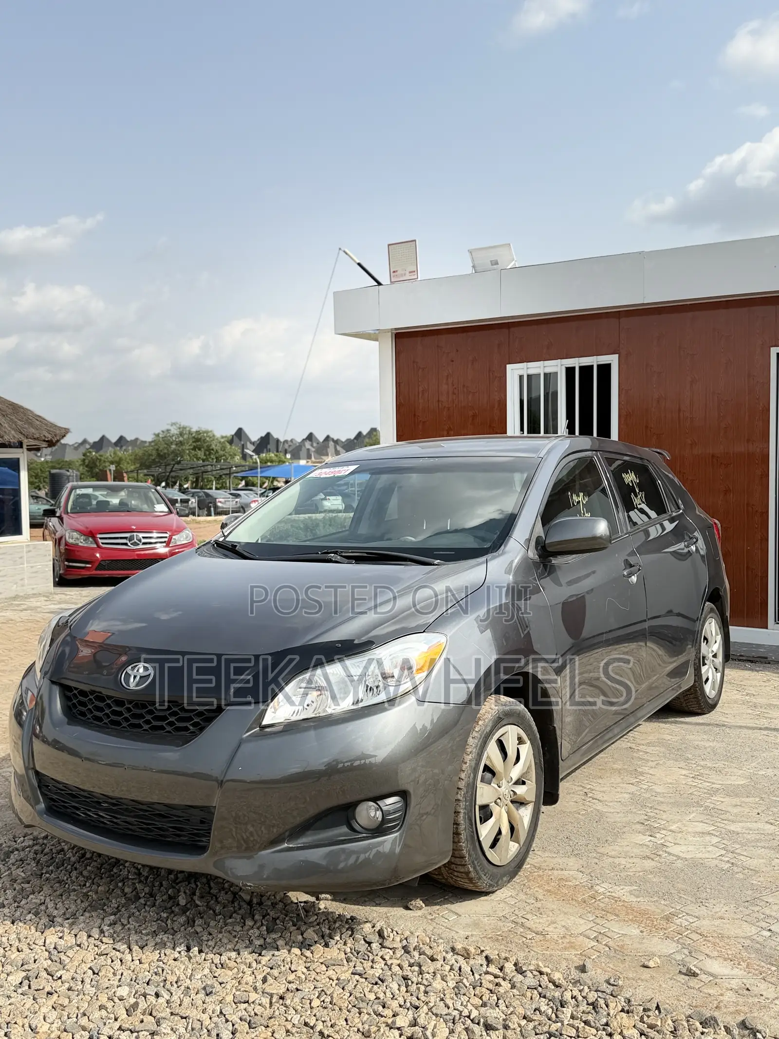 Toyota Matrix Hatchback FWD (1.8L 4cyl 5M) 2010 Gray