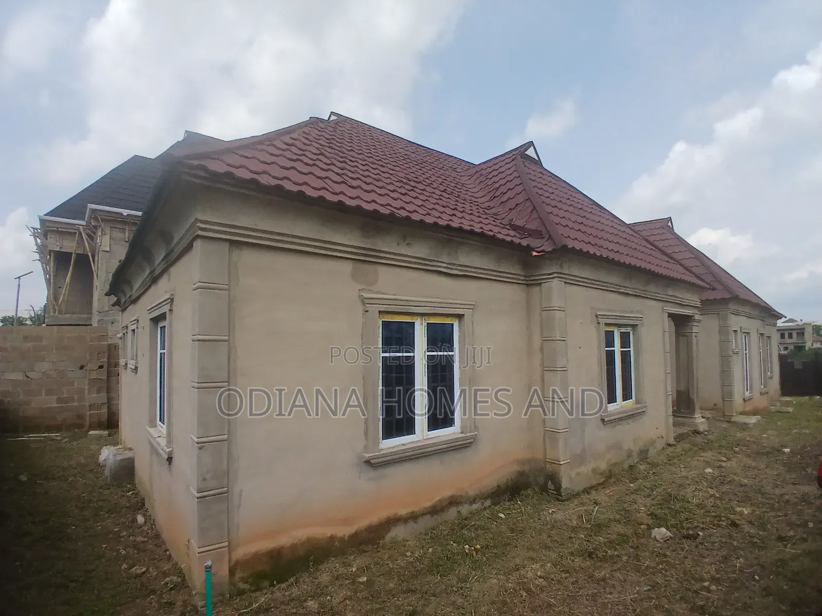 5bdrm Bungalow in Elebu, Ibadan for sale
