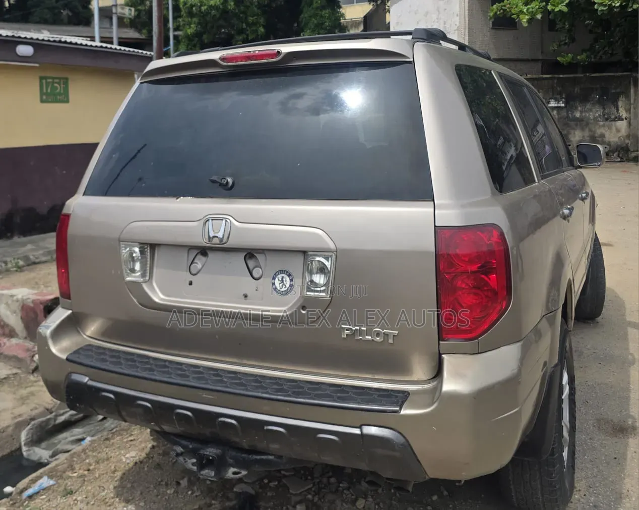 Honda Pilot 2005 Gold