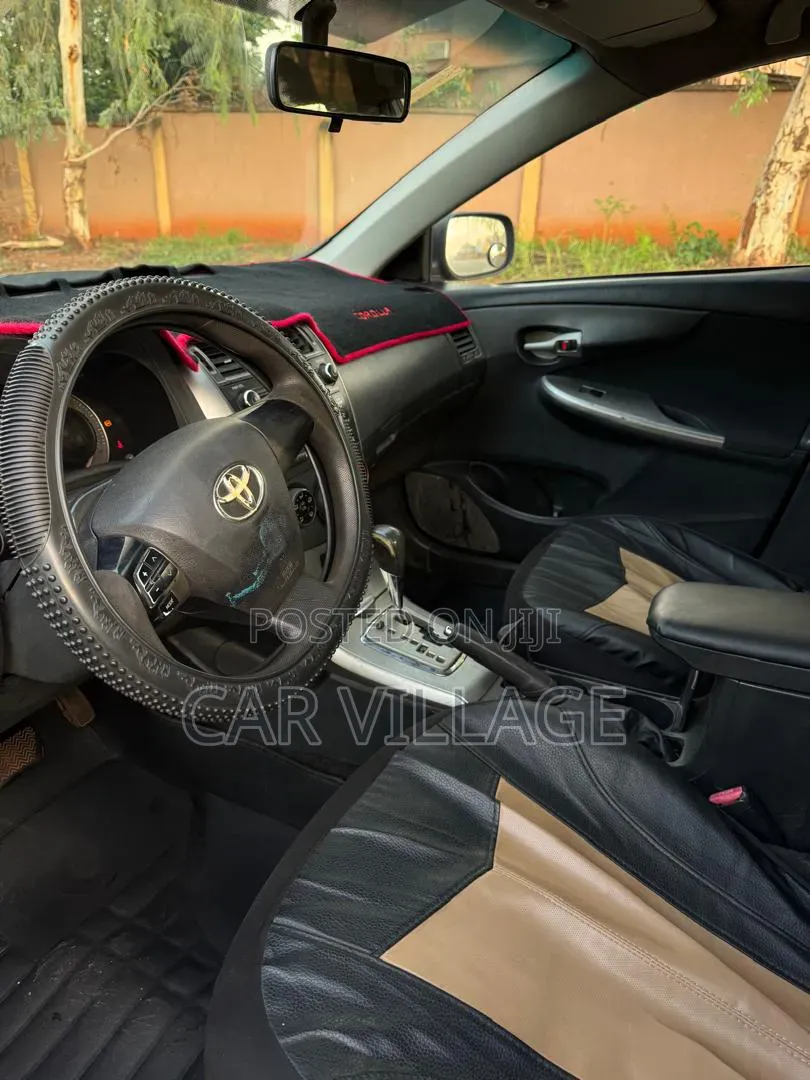 Toyota Corolla 2010 Black