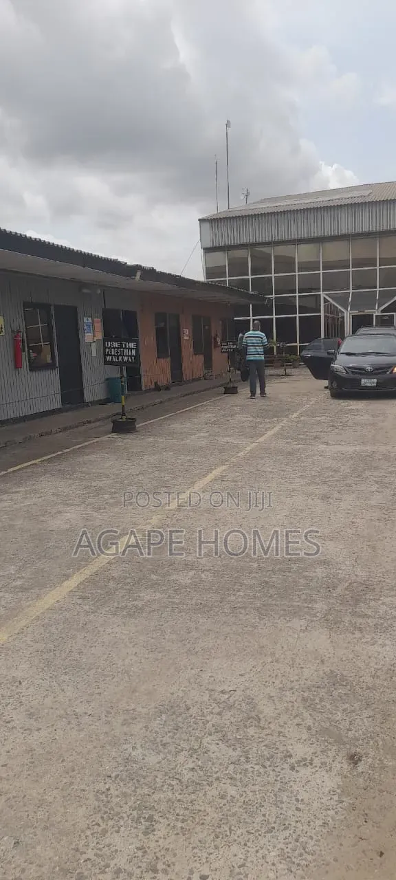 A Purposely Built Warehouse Measuring 7,500m2 at Iganmu Area of Orile
