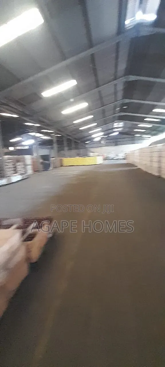 A Purposely Built Warehouse Measuring 7,500m2 at Iganmu Area of Orile