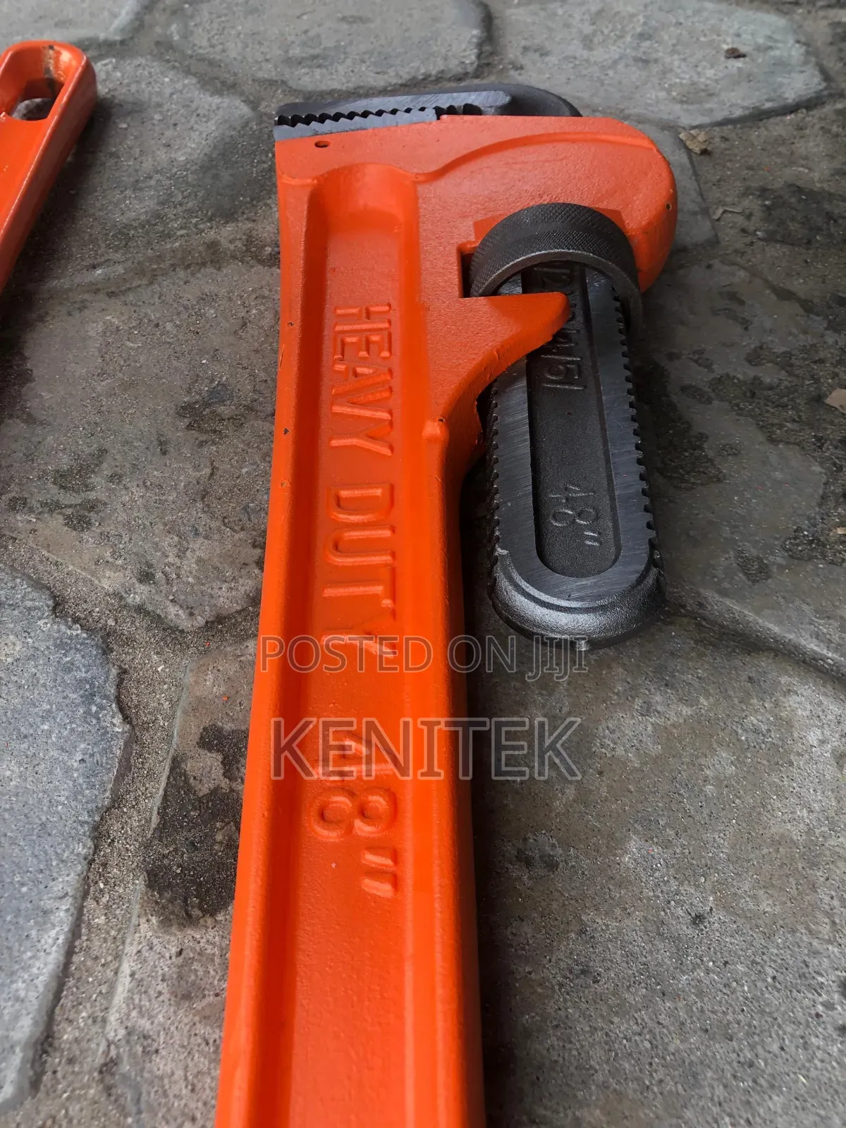 Heavy-Duty Pipe Wrench (Stillson Pipe Wrench)