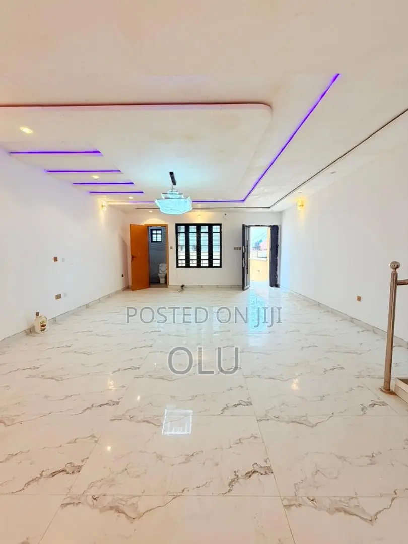 4bdrm Mansion in Oko Oba for sale