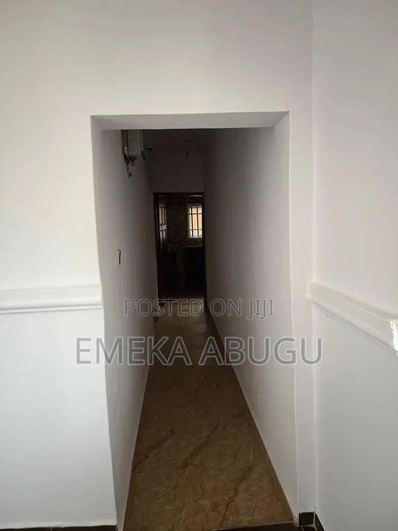 2bdrm Block of Flats in Zone B, Akala Express for rent