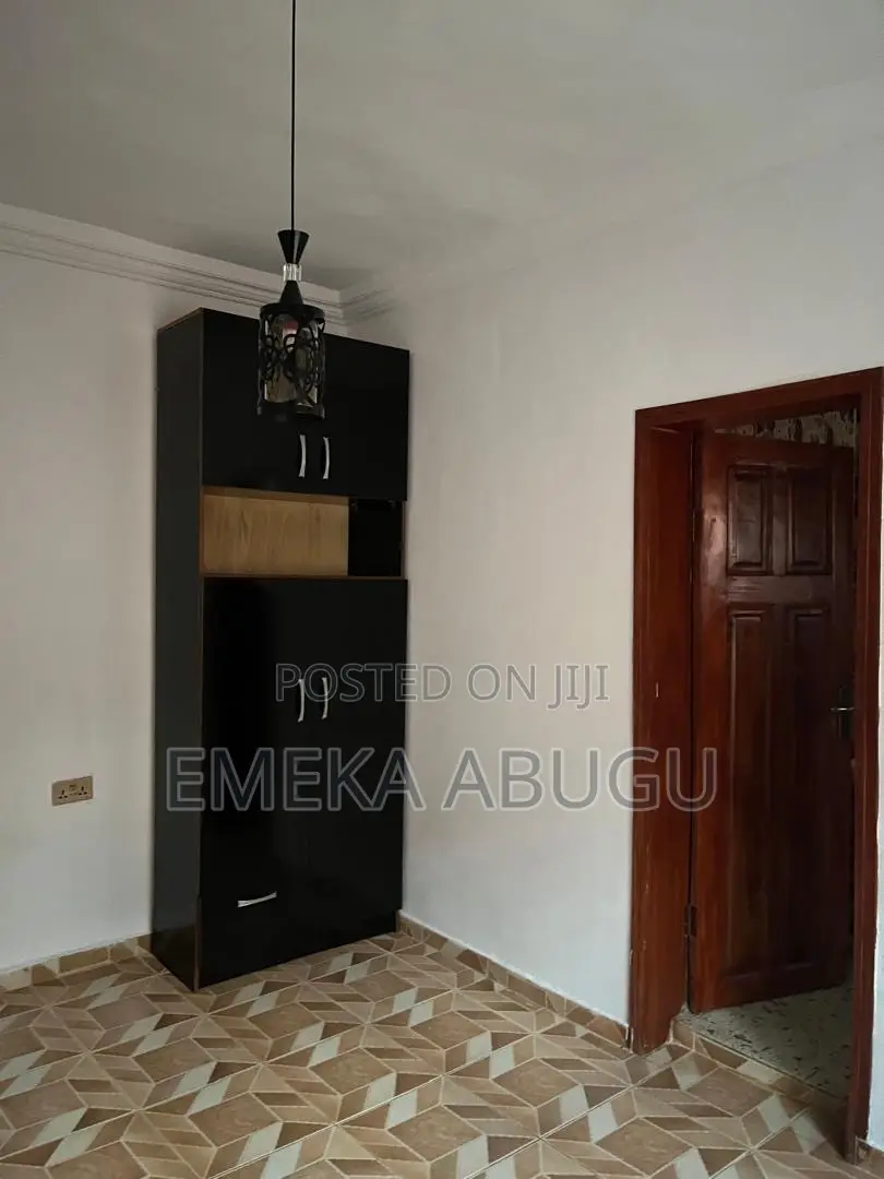 2bdrm Block of Flats in Zone B, Akala Express for rent