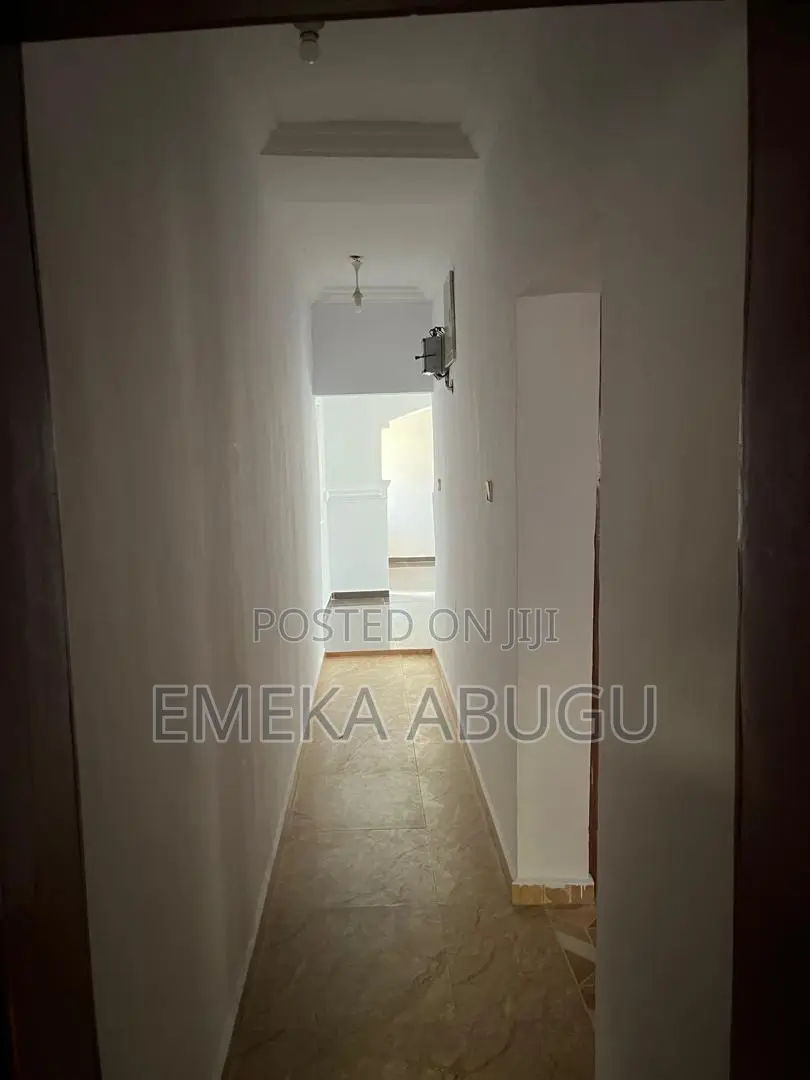 2bdrm Block of Flats in Zone B, Akala Express for rent
