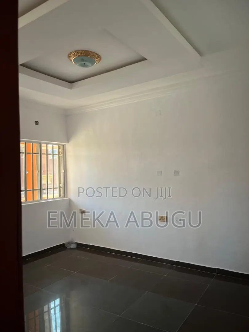 2bdrm Block of Flats in Zone B, Akala Express for rent