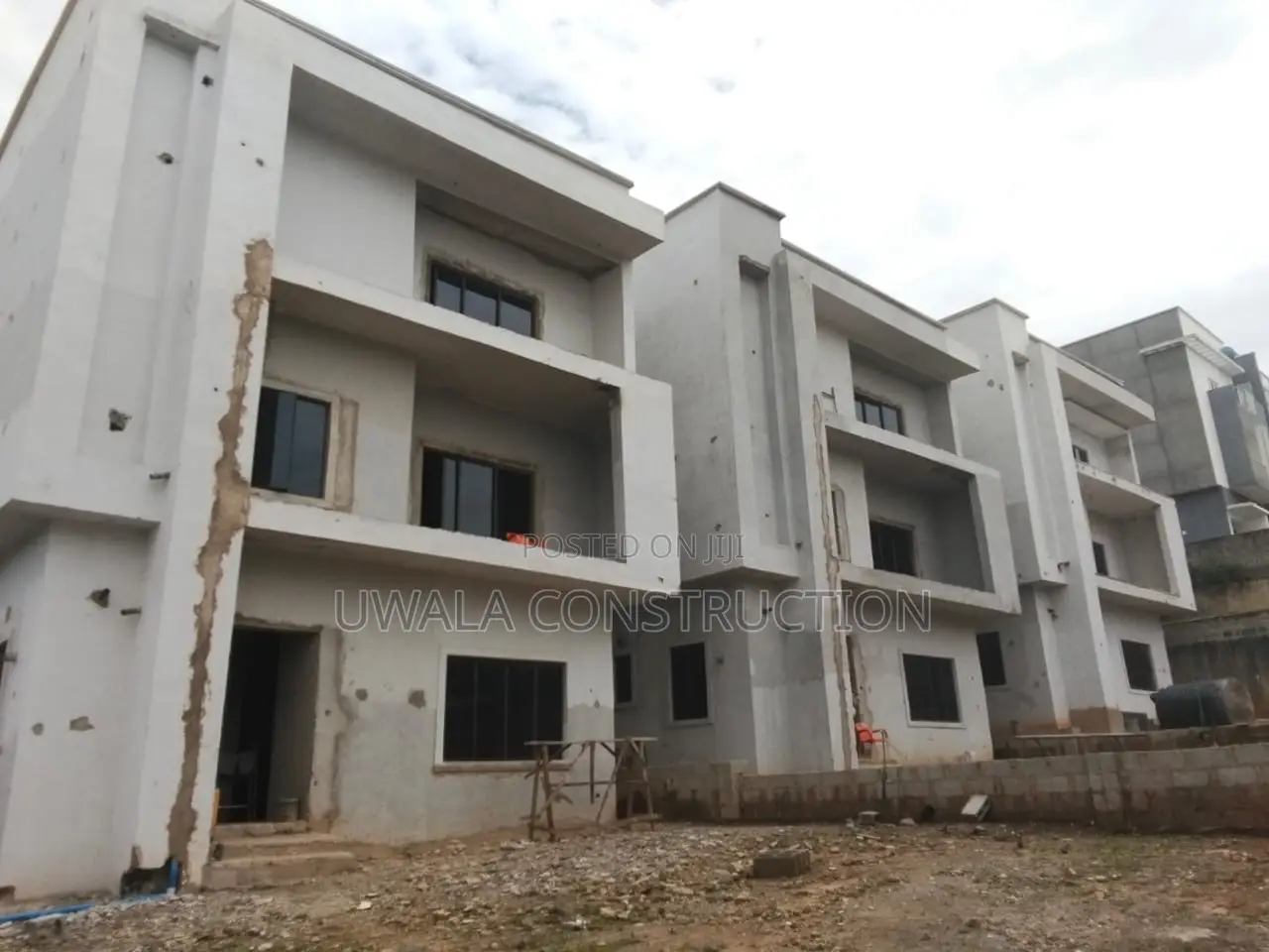 5bdrm Duplex in Guzape District for sale