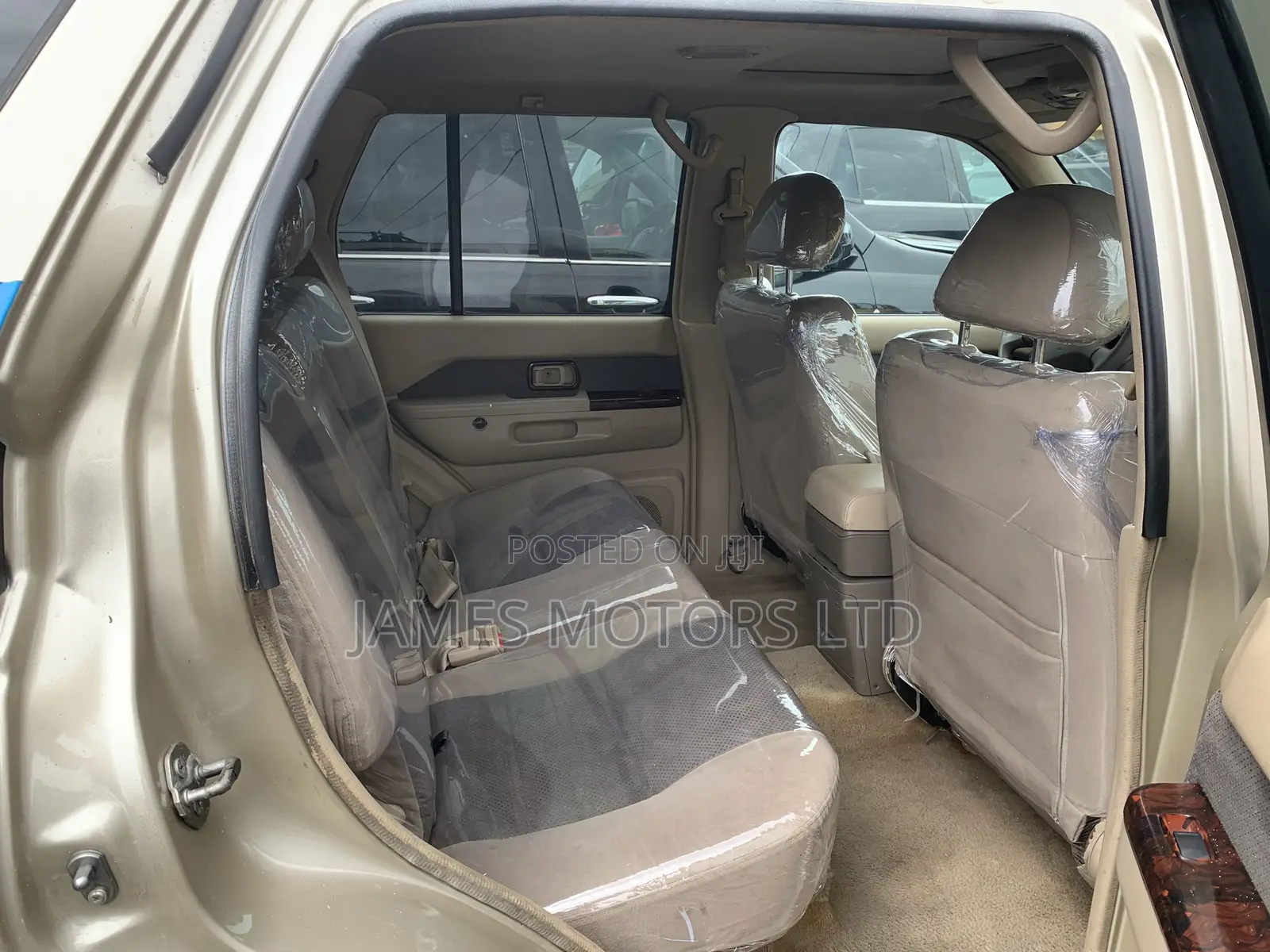 Nissan Pathfinder Automatic 2001 Gold