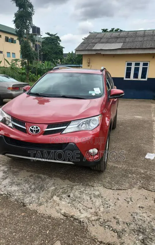 Toyota RAV4 XLE 4dr SUV (2.5L 4cyl 6A) 2014 Red