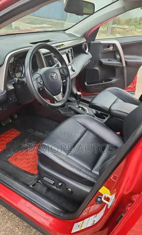 Toyota RAV4 XLE 4dr SUV (2.5L 4cyl 6A) 2014 Red