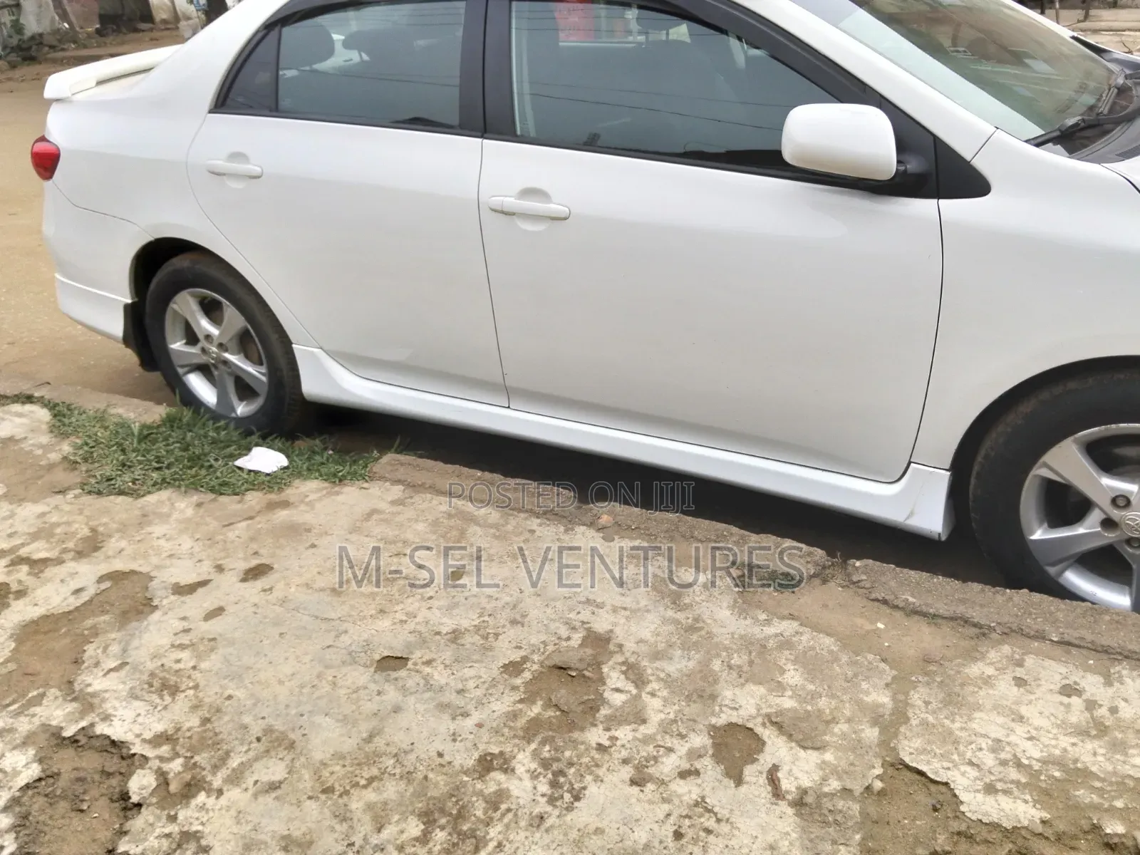 Toyota Corolla 2011 White