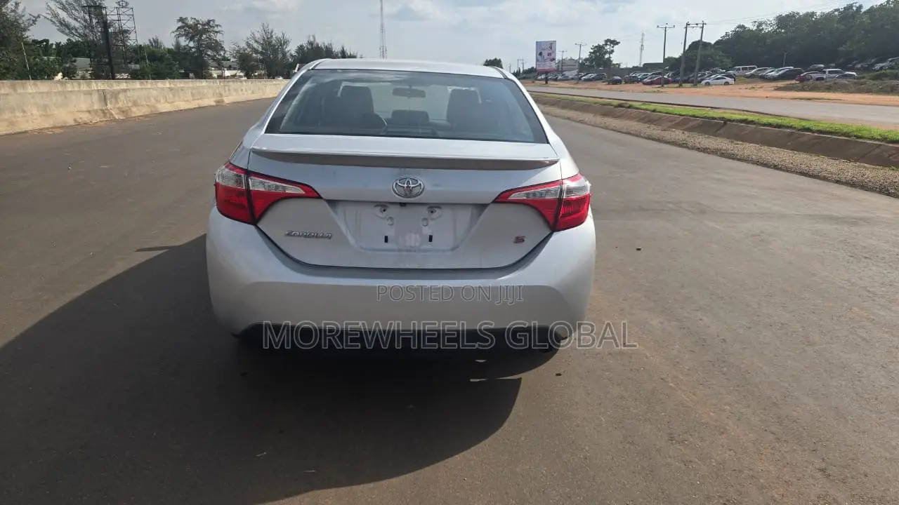 Toyota Corolla S 4dr Sedan (1.8L 4cyl CVT) 2014 Silver