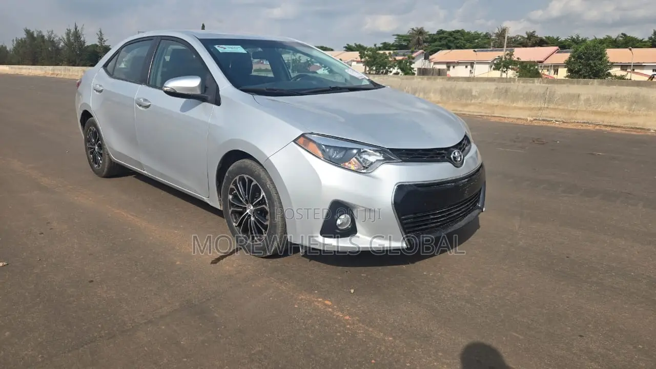 Toyota Corolla S 4dr Sedan (1.8L 4cyl CVT) 2014 Silver