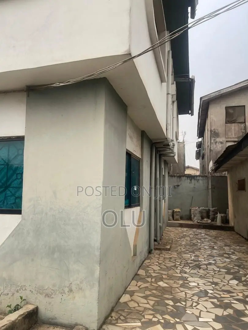 3bdrm Block of Flats in Okunola Egbeda for sale