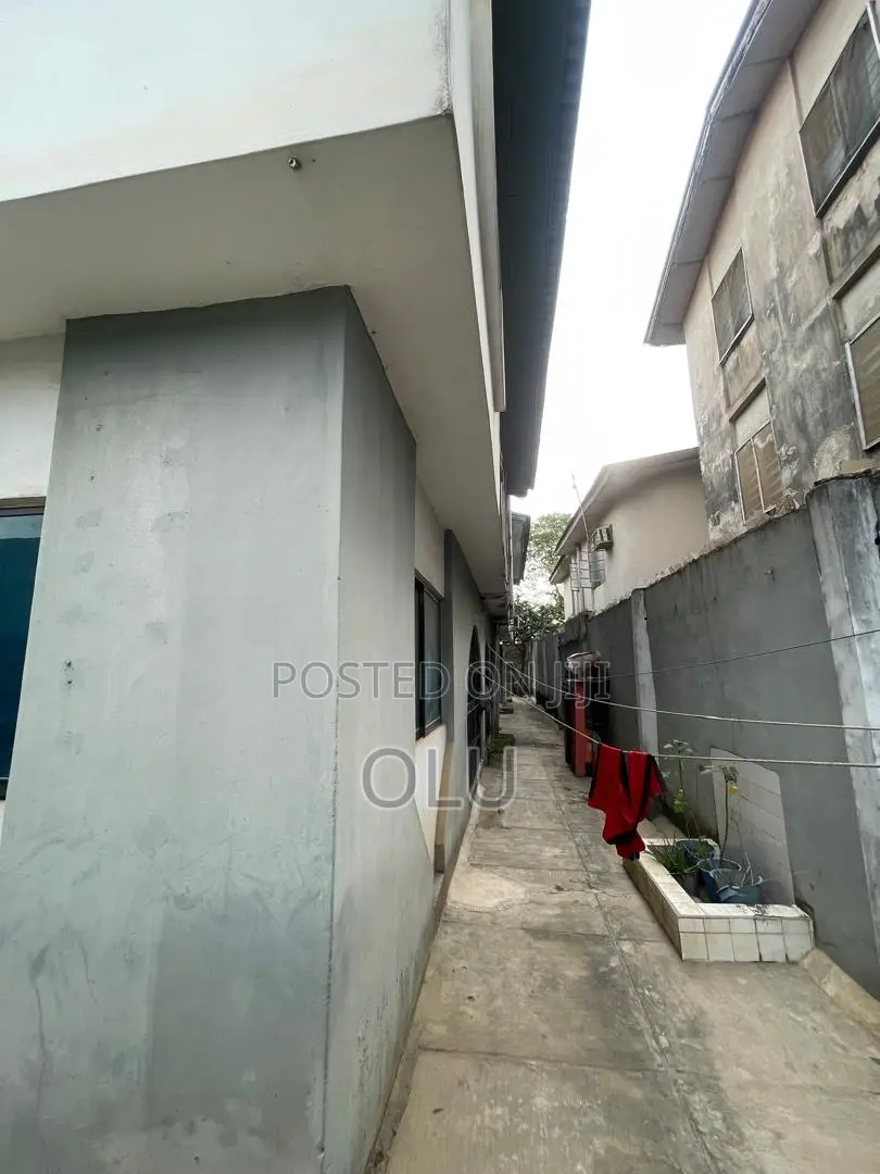 3bdrm Block of Flats in Okunola Egbeda for sale