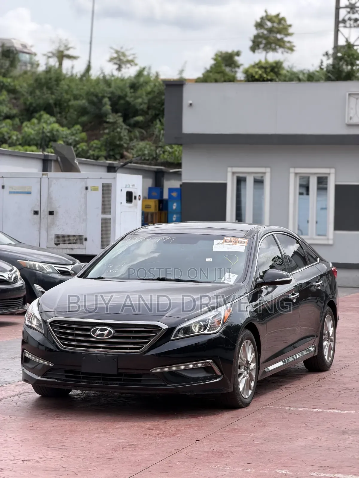 Hyundai Sonata Limited w/Brown Leather 4dr Sedan (2.4L 4cyl 6A) 2015