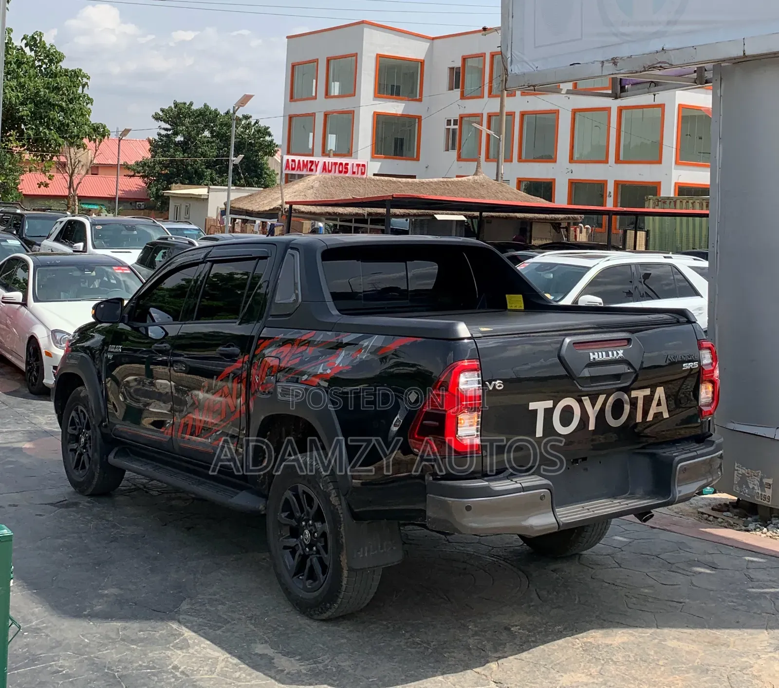 Toyota Hilux 2025 Black