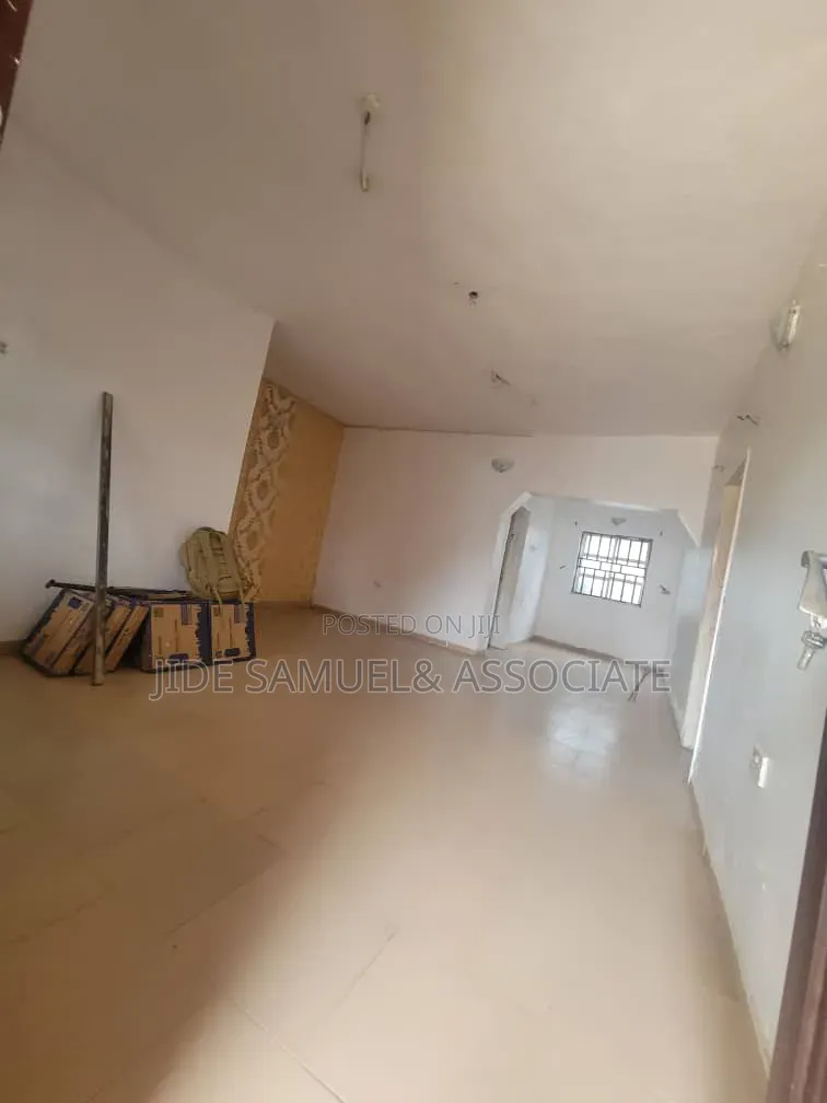 2bdrm Block of Flats in Ayobo for rent