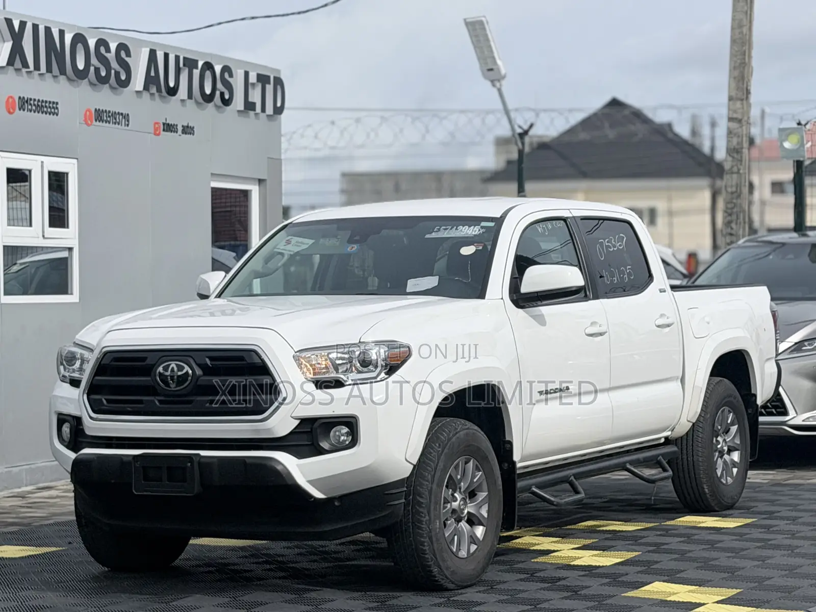 Toyota Tacoma SR5 2019 White