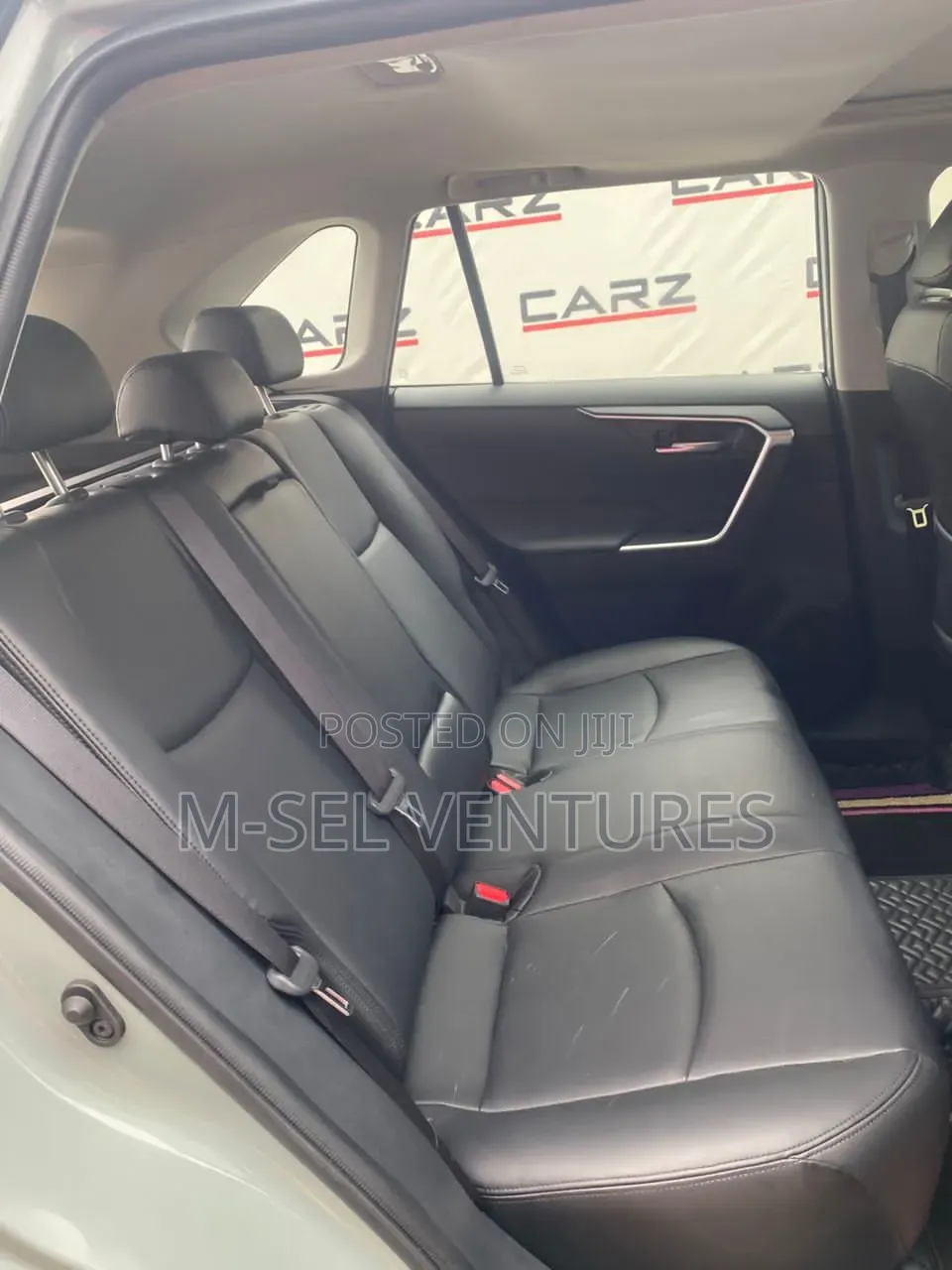 Toyota RAV4 XLE Premium AWD 2019 Gray