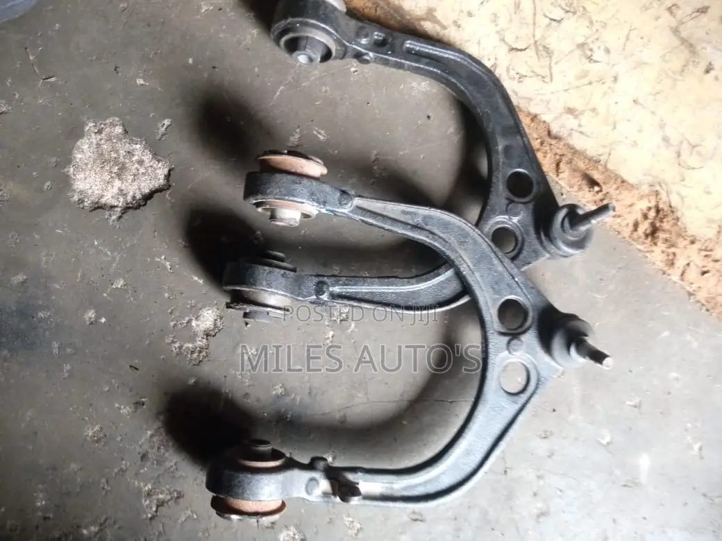 Dodge Challenger Upper Arm