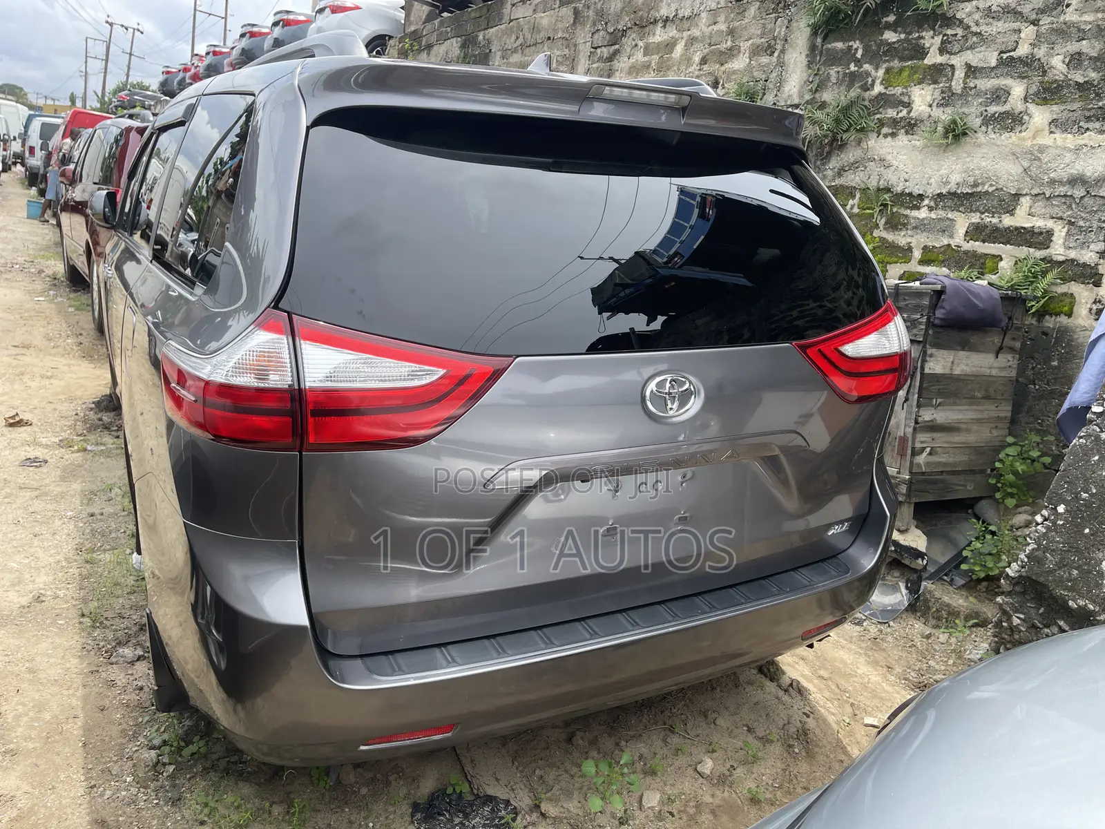 Toyota Sienna XLE (3.5L 6cyl 8A) 2018 Gray