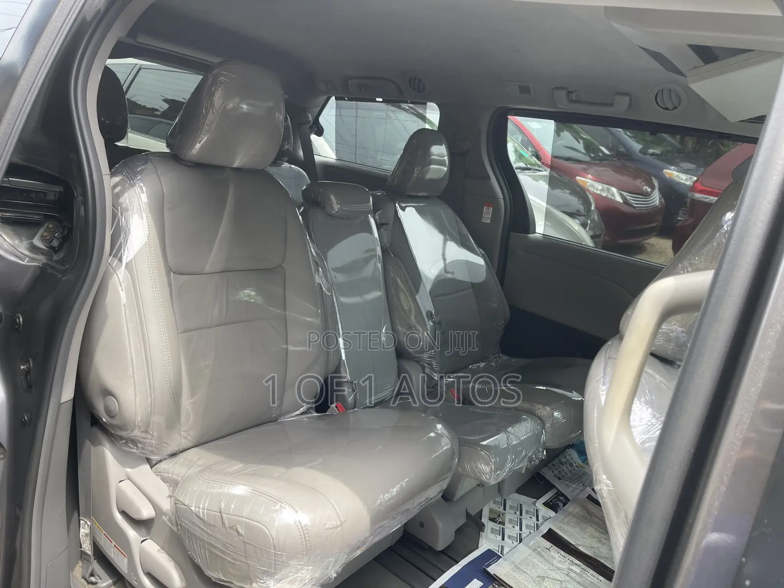 Toyota Sienna XLE (3.5L 6cyl 8A) 2018 Gray