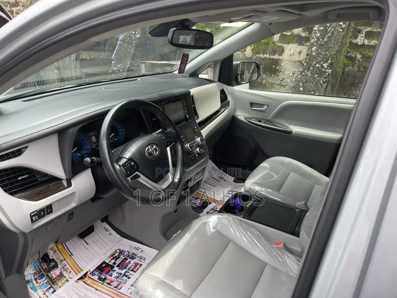 Toyota Sienna XLE AWD 2019 Silver