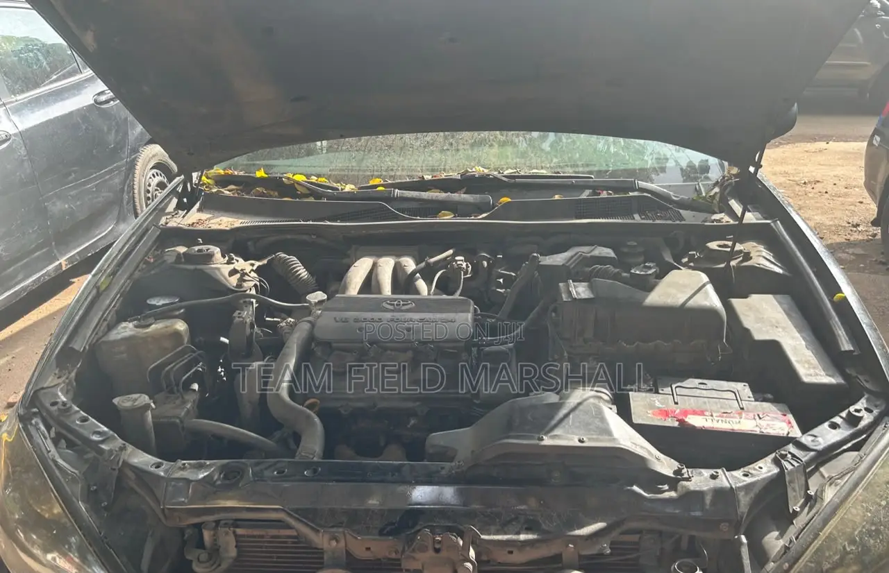 Toyota Camry LE V6 4dr Sedan (3.0L 6cyl 5A) 2004 Black