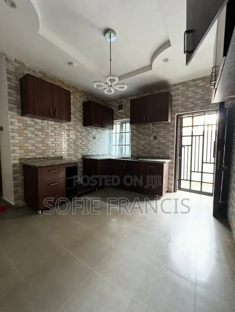 3bdrm Duplex in Ogombo for rent