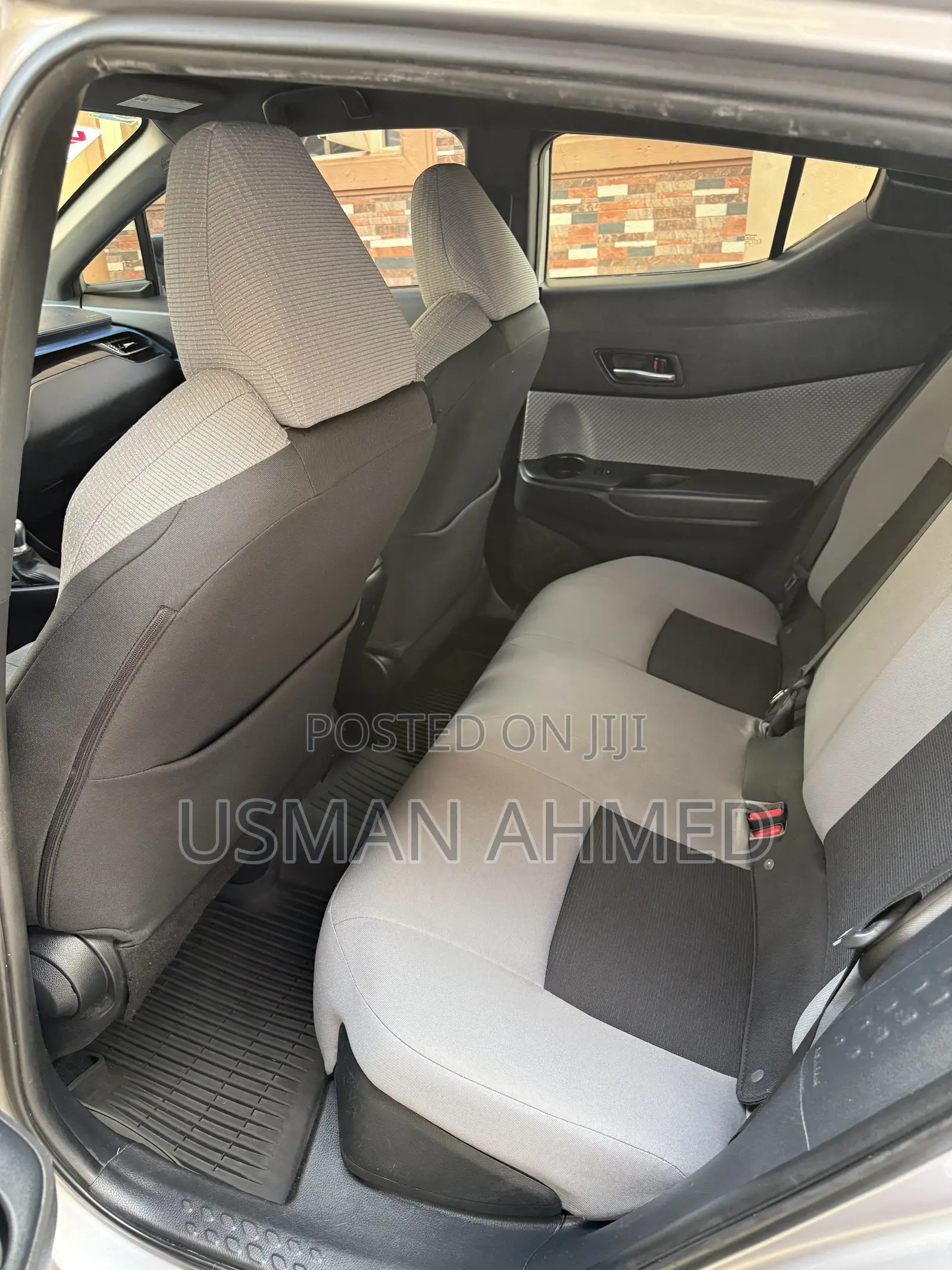 Toyota C-HR XLE FWD 2019 Silver