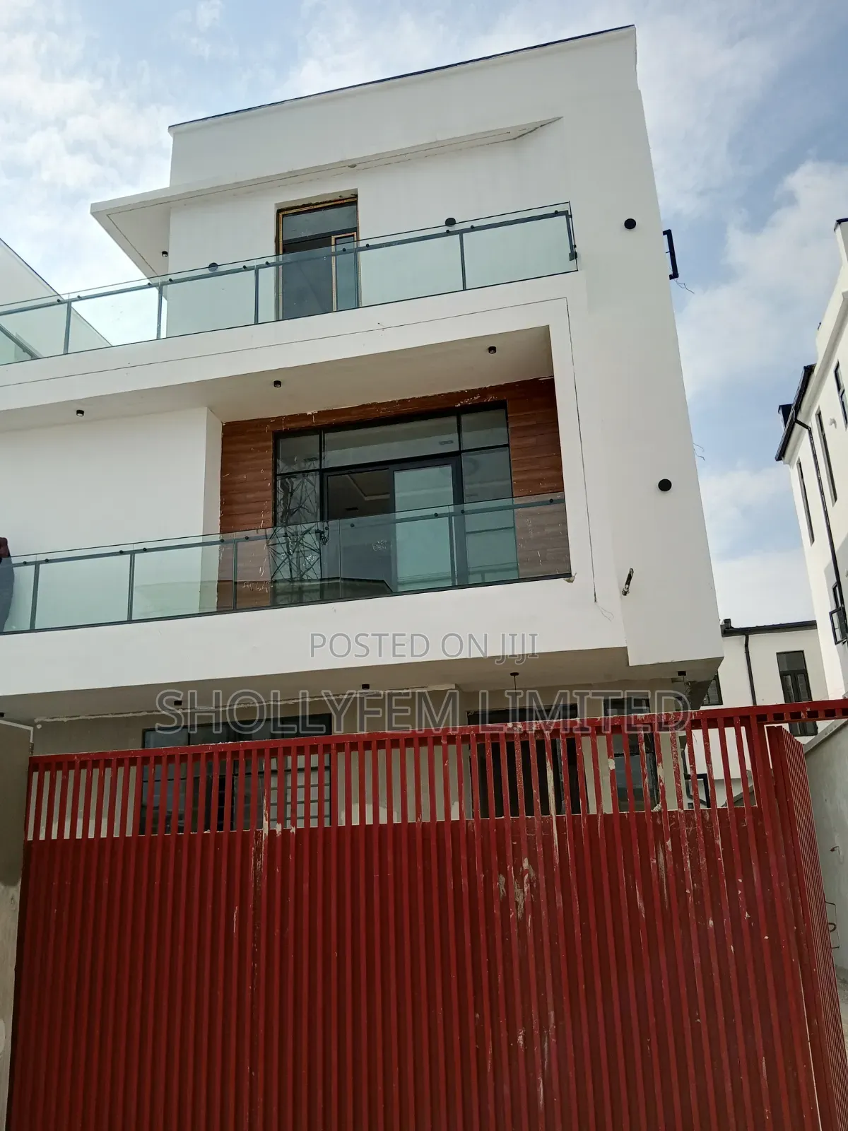Furnished 5bdrm Duplex in Daffodil Estate, Chevron for sale