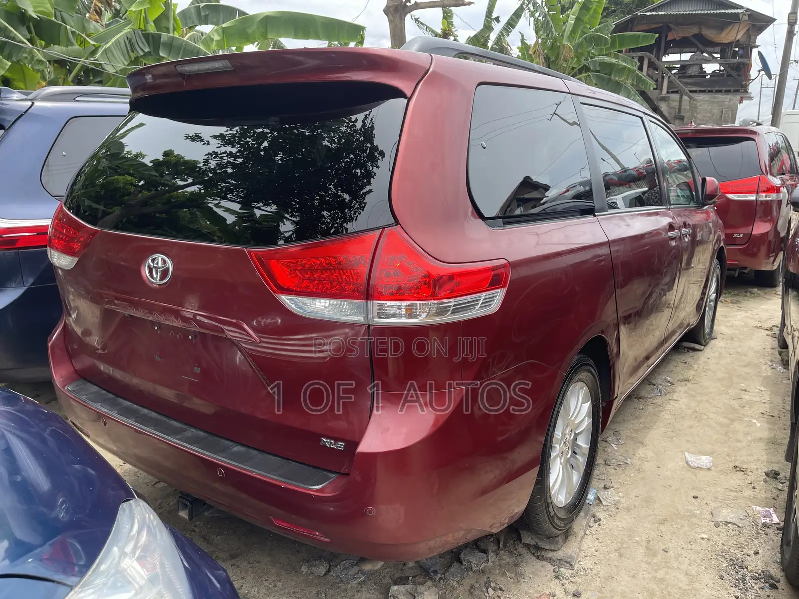Toyota Sienna XLE AWD 7-Passenger 2013 Maroon