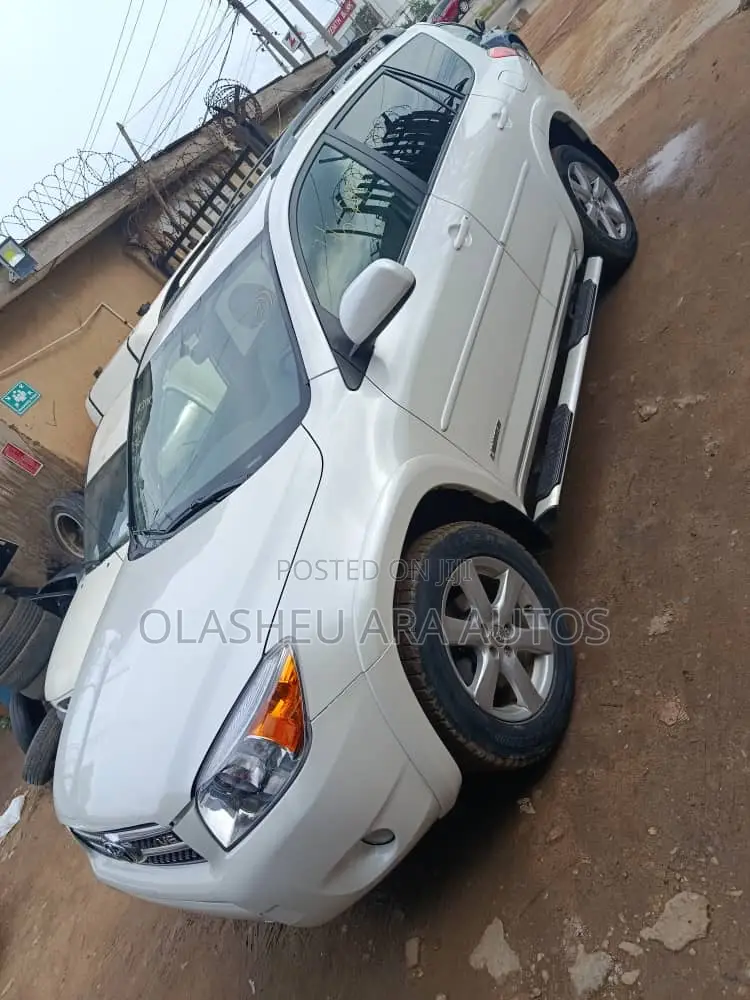 Toyota RAV4 Limited V6 2008 White