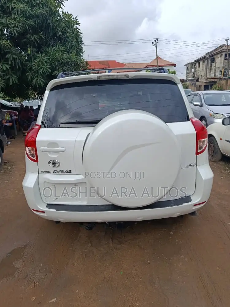 Toyota RAV4 Limited V6 2008 White