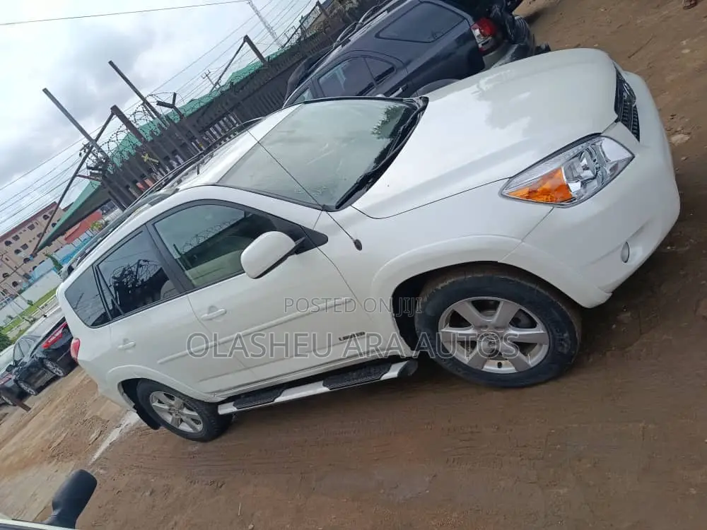 Toyota RAV4 Limited V6 2008 White
